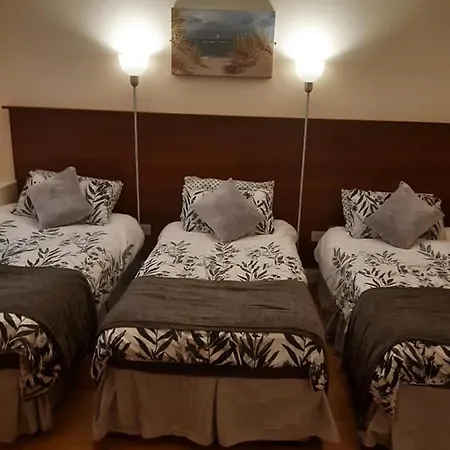 The Anchorage Bar And Accommodation Apart Otel *